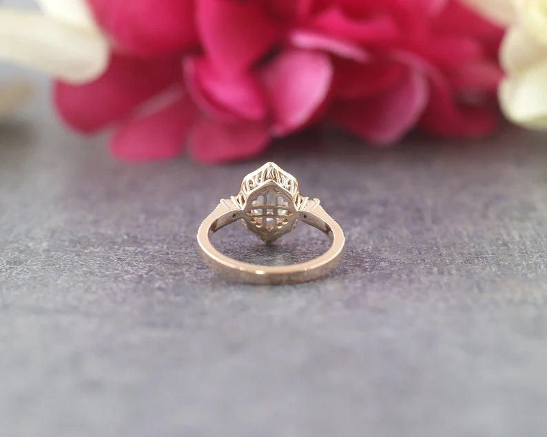 14K WHITE SAPPHIRE DIAMOND HALO VINTAGE STYLE RING