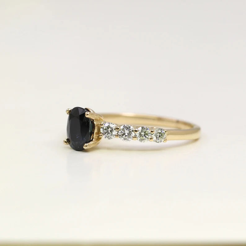 14K OVAL SAPPHIRE DIAMOND RING