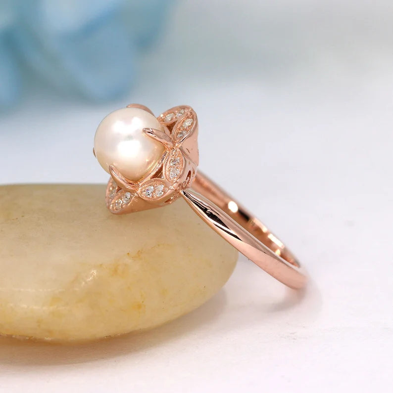 14K PEARL DIAMOND FLOWER RING