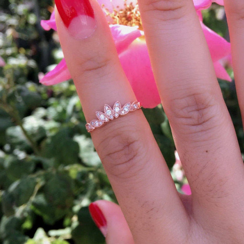 14K DIAMOND MARQUISE MILGRAIN CROWN BAND