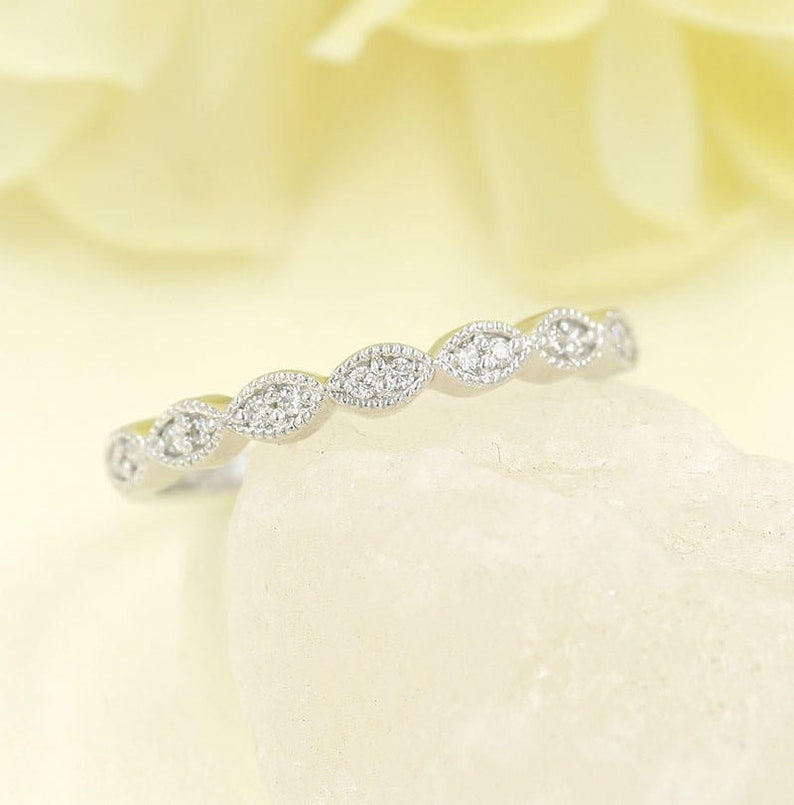 14K 0.14CT DIAMOND ART DECO BAND