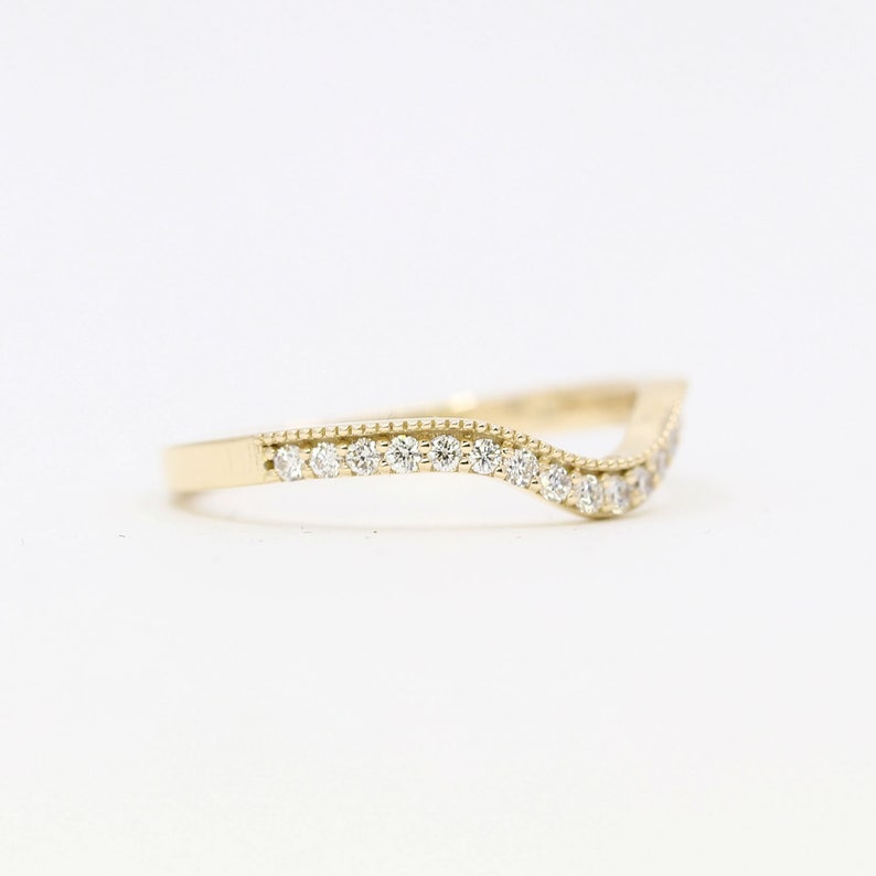 14K 0.22CT DIAMOND MILGRAIN CURVED BAND