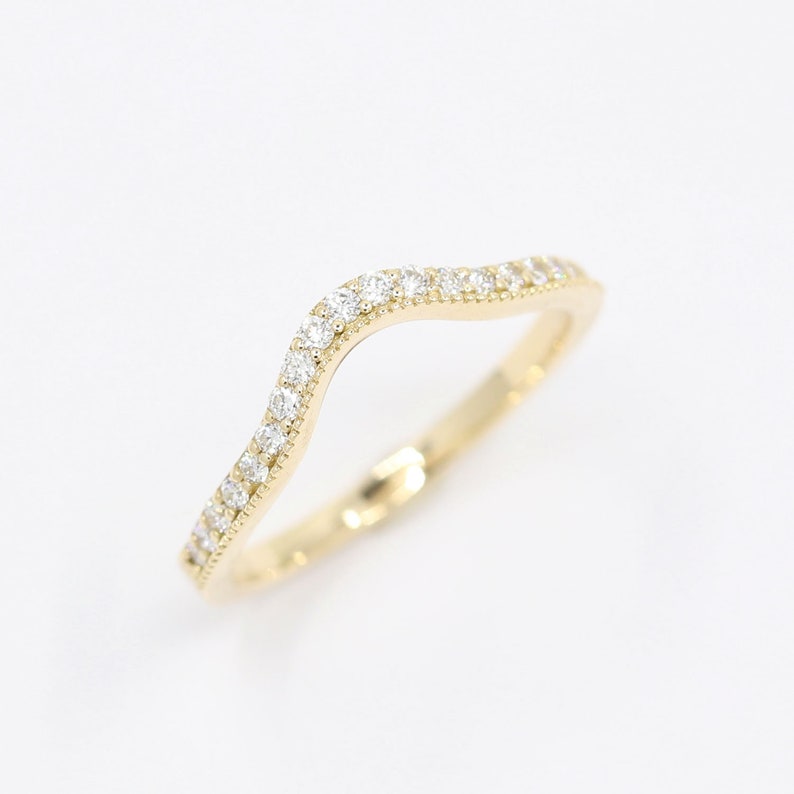 14K 0.22CT DIAMOND MILGRAIN CURVED BAND