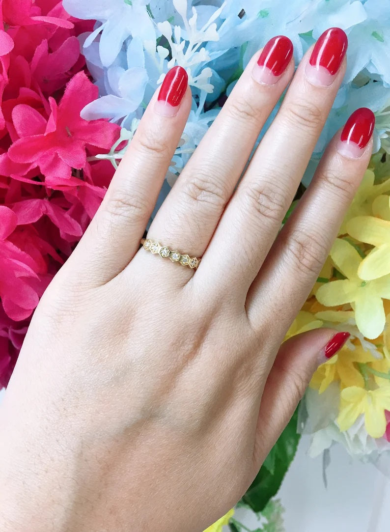14K DIAMOND HEXAGON BAND