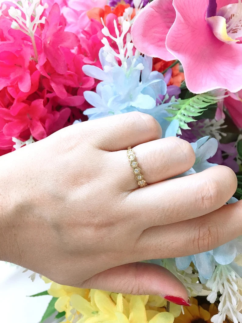 14K DIAMOND HEXAGON BAND