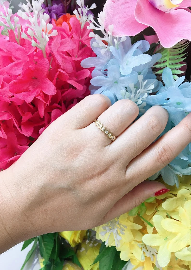 14K DIAMOND HEXAGON BAND