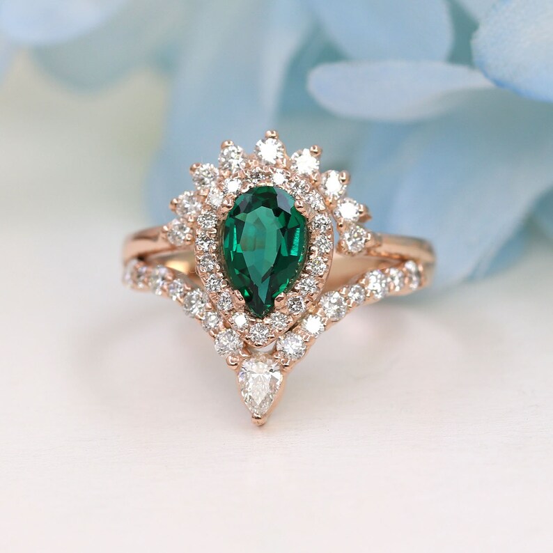 14K LAB EMERALD DIAMOND HALO CHEVRON RING