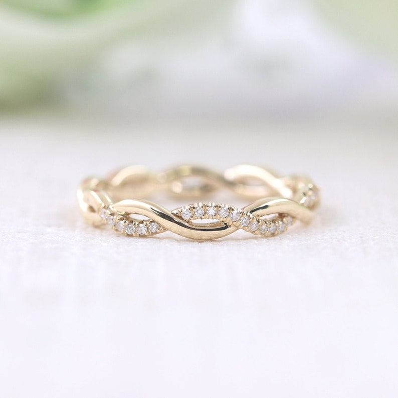 14K DIAMOND TWIST BAND