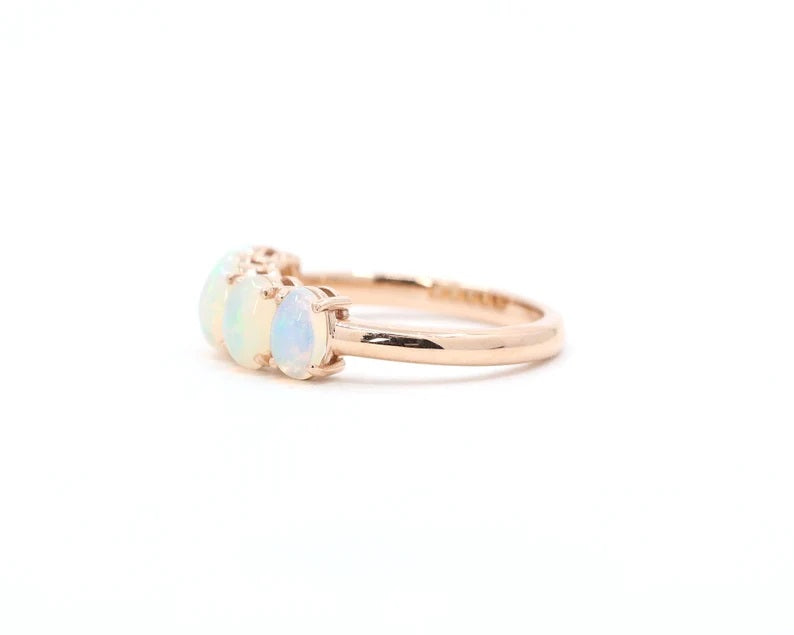 14K 5 OVAL OPAL BAND