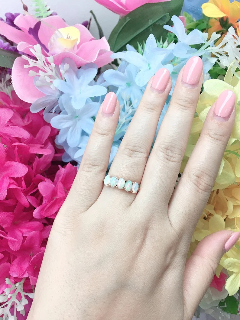 14K 5 OVAL OPAL BAND