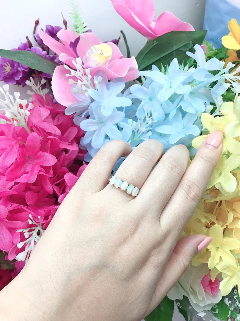 14K 5 OVAL OPAL BAND