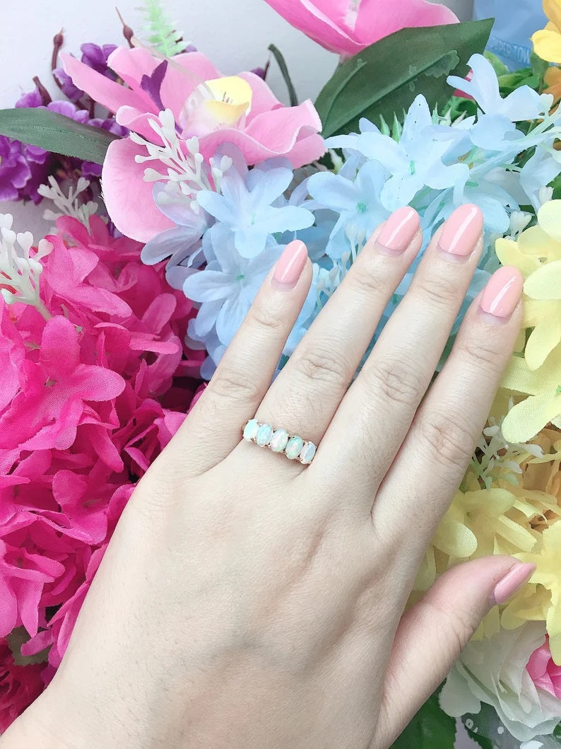 14K 5 OVAL OPAL BAND