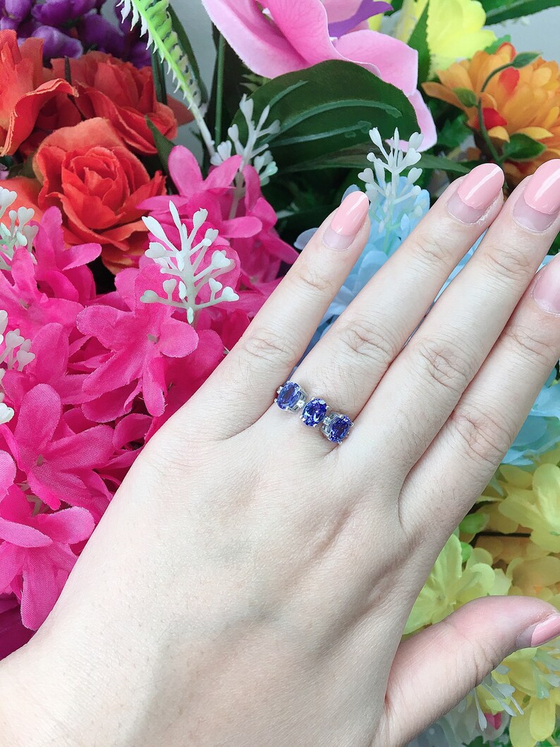 14K OVAL TANZANITE DIAMOND BAND