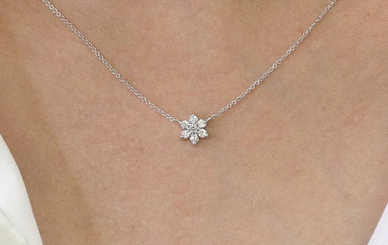 14K 0.18CT DIAMOND FLOWER NECKLACE