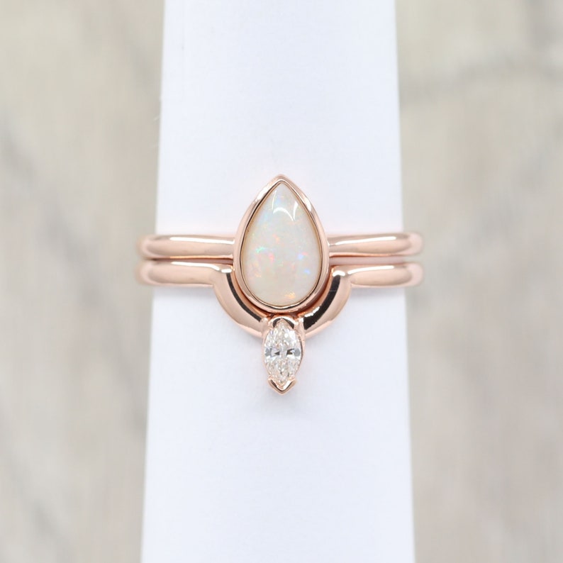 14K PEAR OPAL BEZEL RING DIAMOND V BAND 3 RING SET