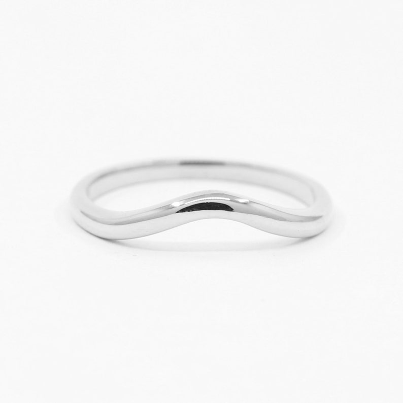 14K 1.8MM CURVED BAND