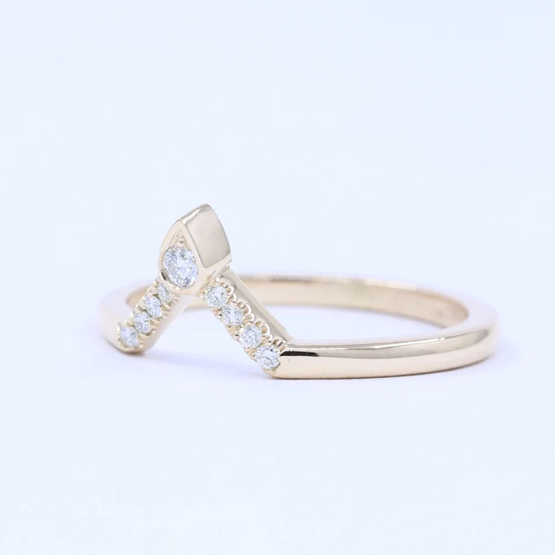 14K 0.10CT DIAMOND V SHAPE CHEVRON BAND