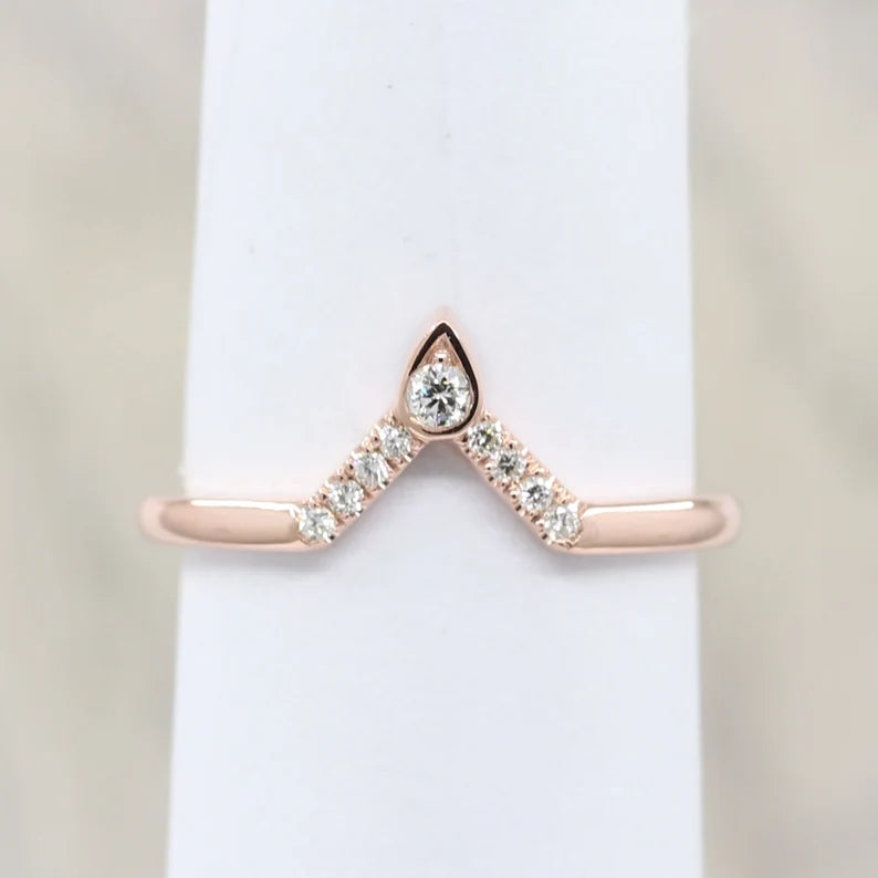 14K 0.10CT DIAMOND V SHAPE CHEVRON BAND