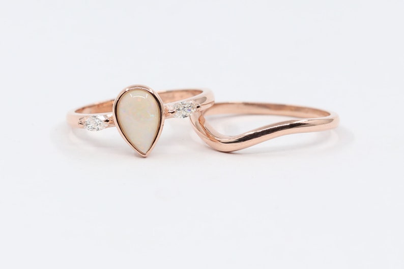 14K PEAR OPAL BEZEL RING PLAIN CURVE BAND 2 RING SET