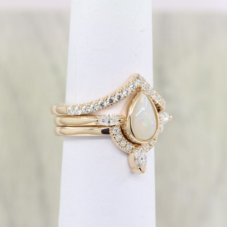 14K PEAR OPAL BEZEL RING DIAMOND CHEVRON BAND 3 RING SET