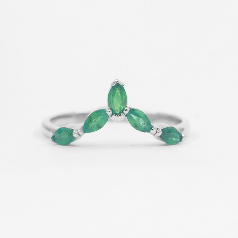14K MARQUISE EMERALD CHEVRON BAND