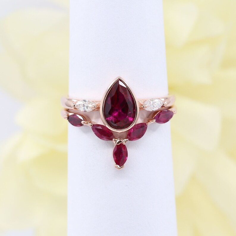 14K RUBY BEZEL RING MARQUISE RUBY CHEVRON BAND 2 RING SET