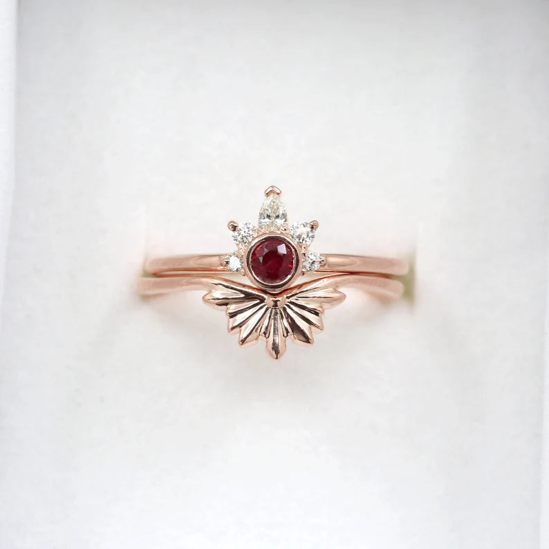 14K RUBY BEZEL PLAIN CROWN BAND 2 RING SET