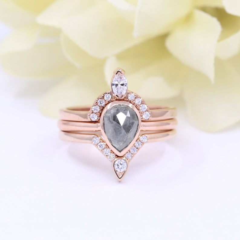 14K PEAR SALT AND PEPPER BEZEL RING DIAMOND BAND 3 RING SET