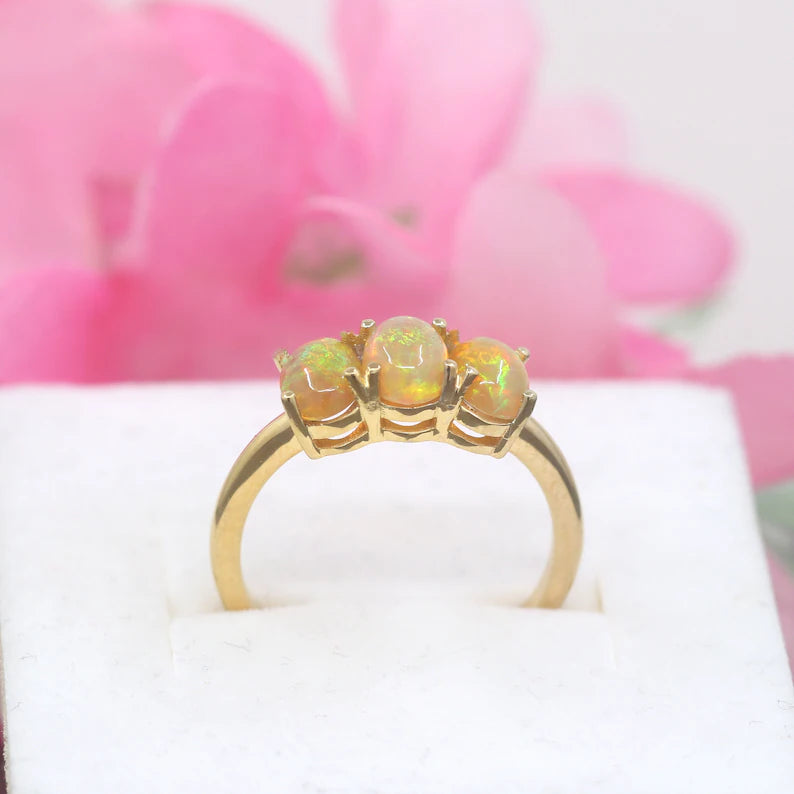 14K OVAL OPAL BAND