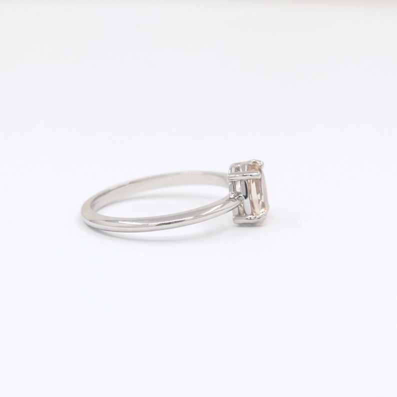 14K OVAL MORGANITE SOLITAIRE RING