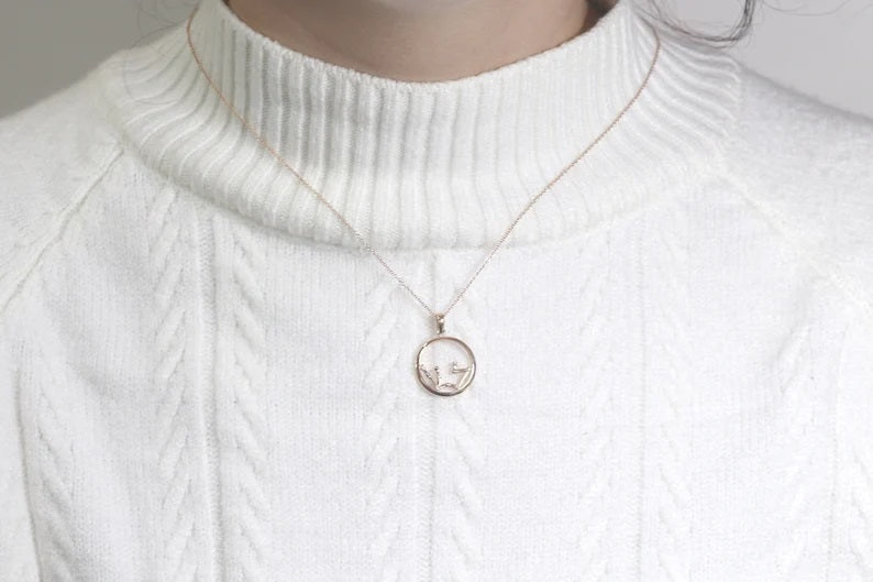 14K DIAMOND AQUARIUS ZODIAC SIGN CIRCLE NECKLACE