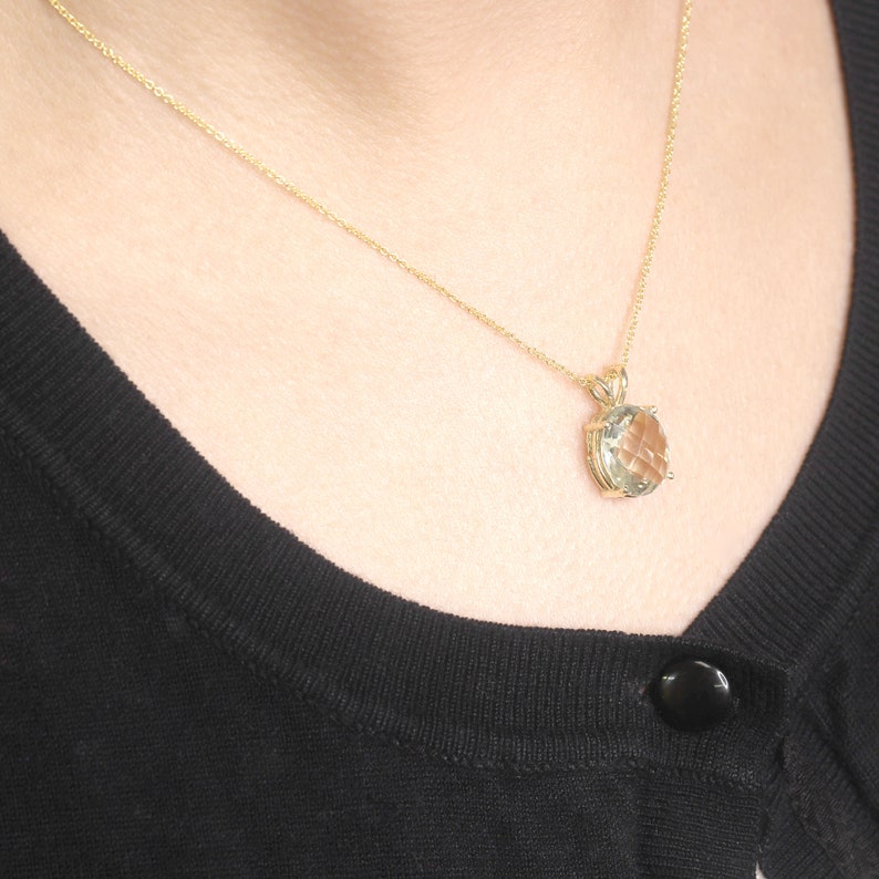 14K GREEN AMETHYST SOLITAIRE NECKLACE