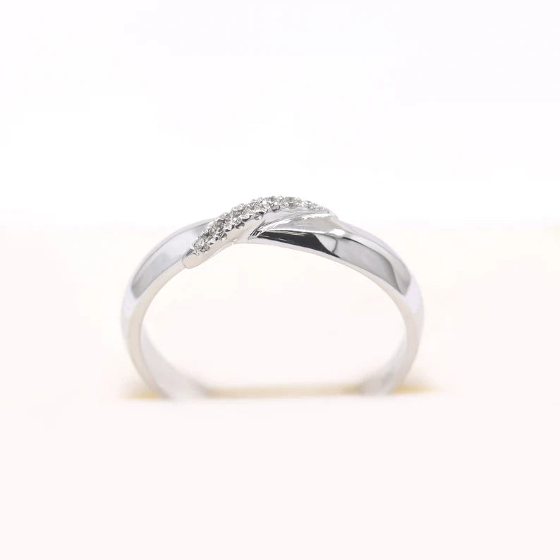 14K 0.05CT DIAMOND TWIST BAND