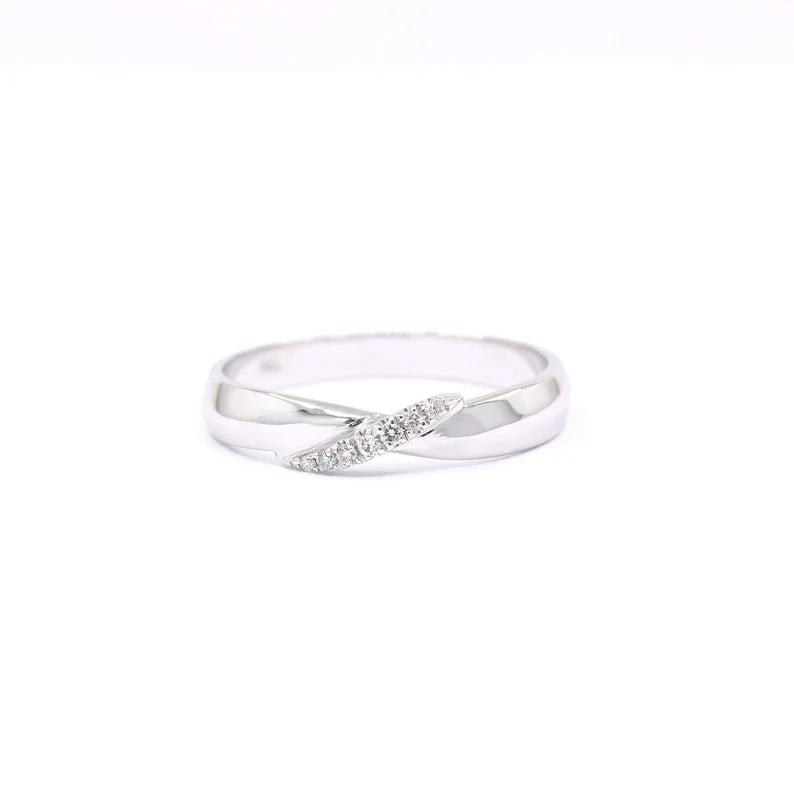 14K 0.05CT DIAMOND TWIST BAND