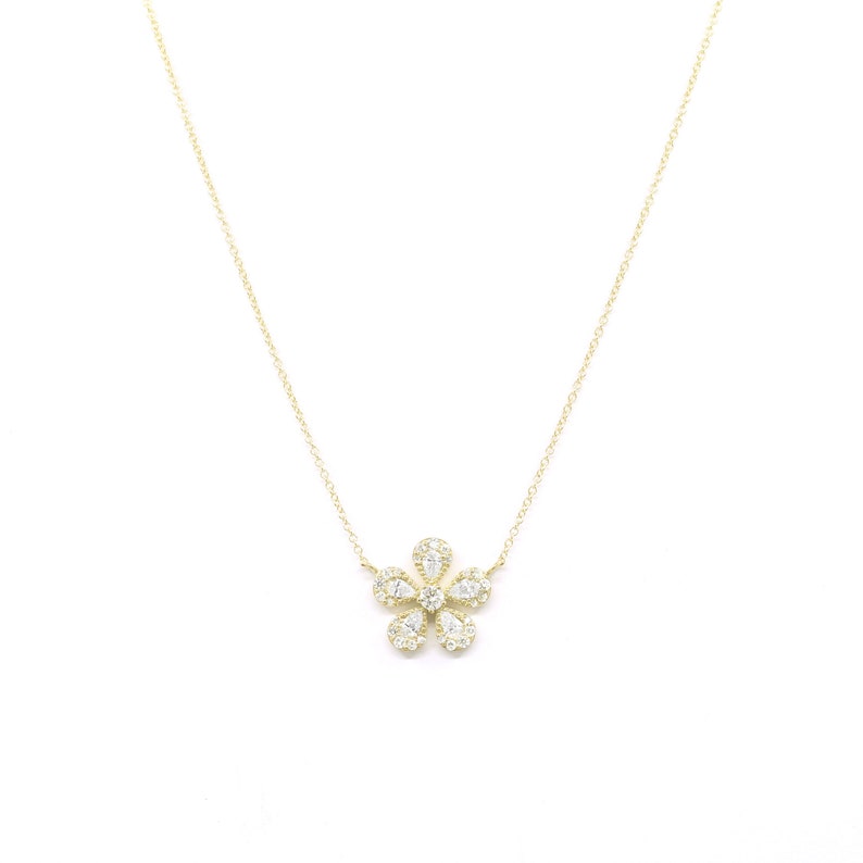 14K 0.61CT DIAMOND FLOWER NECKLACE