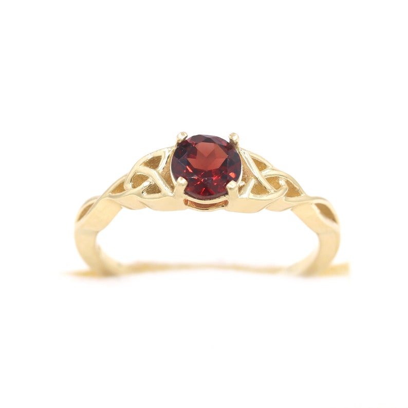 14K GARNET TWIST RING