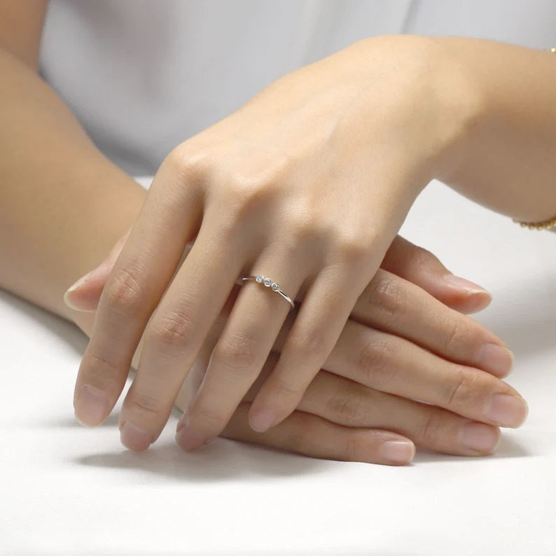 14K 0.10CT DIAMOND BEZEL BAND