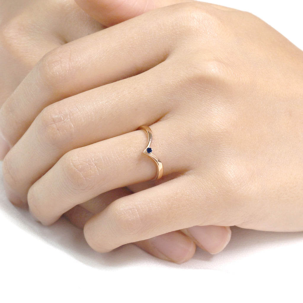 1.6mm Chevron Natural Sapphire Ring