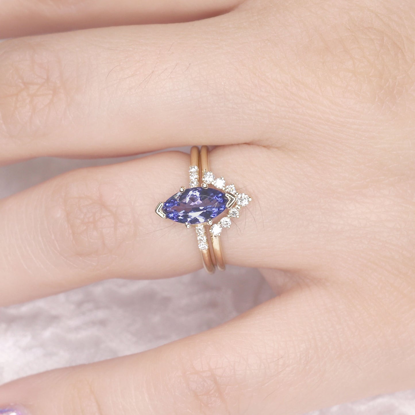 14K MARQUISE TANZANITE RING DIAMOND V BAND 2 RING SET