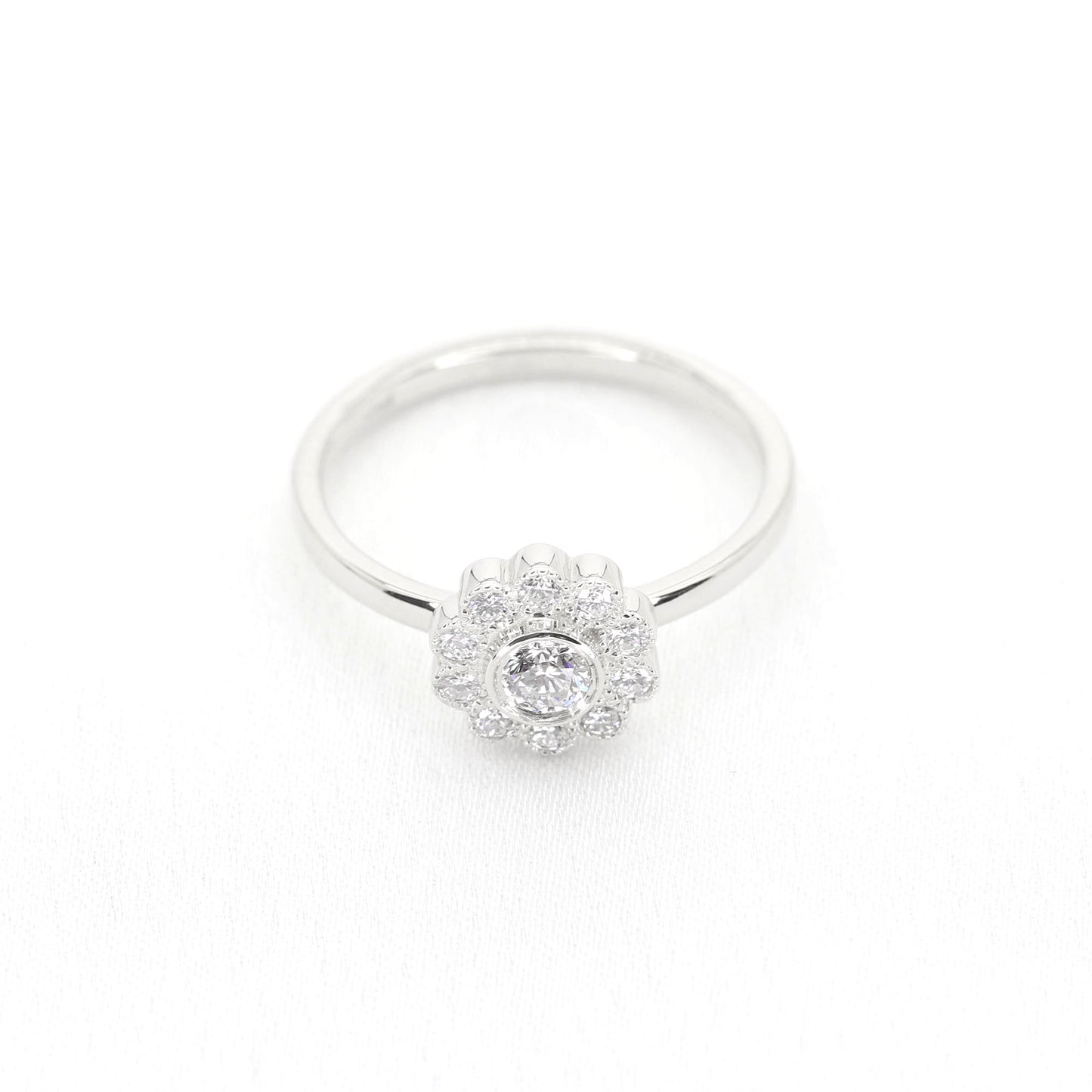 14K DIAMOND FLOWER RING