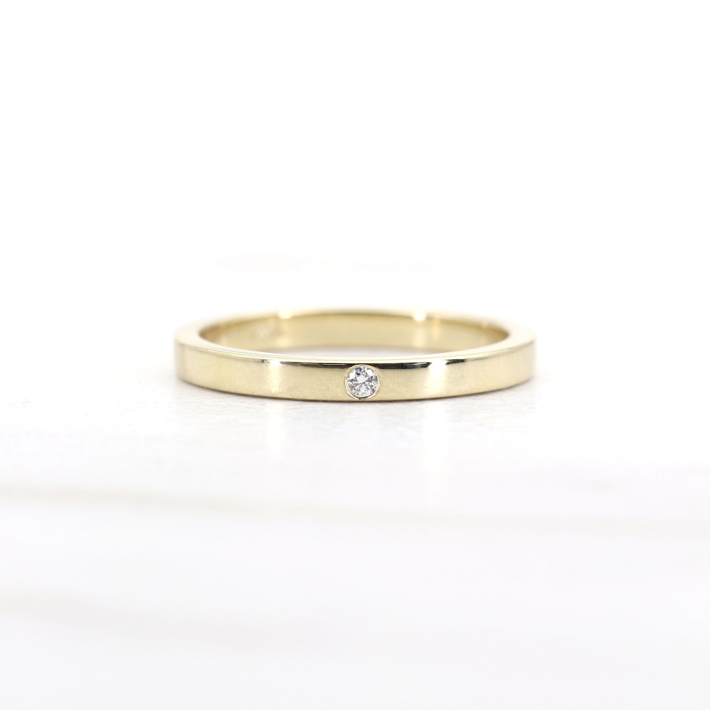 14K 1 DIAMOND SQUARED EDGE 2MM BAND