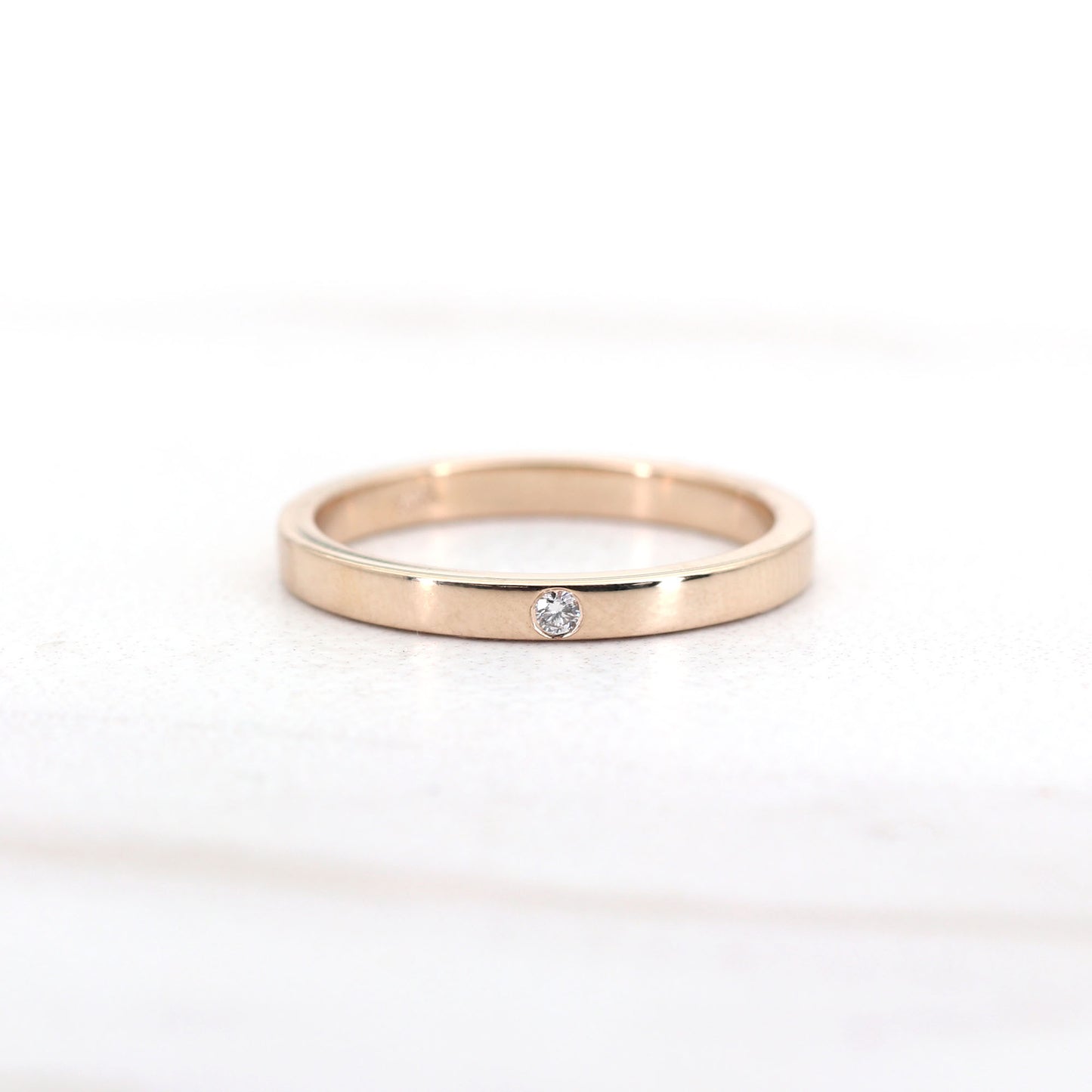 14K 1 DIAMOND SQUARED EDGE 2MM BAND