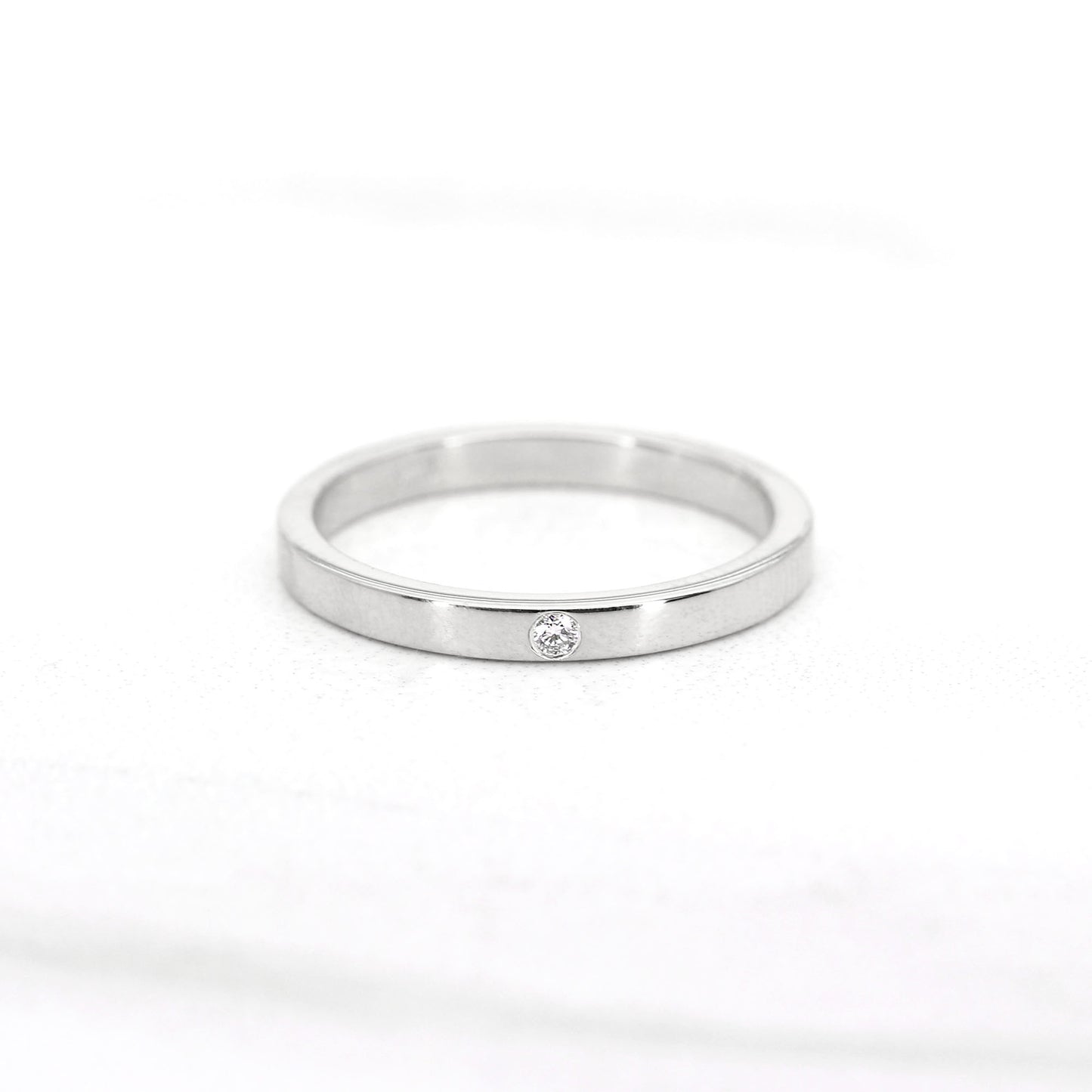 14K 1 DIAMOND SQUARED EDGE 2MM BAND