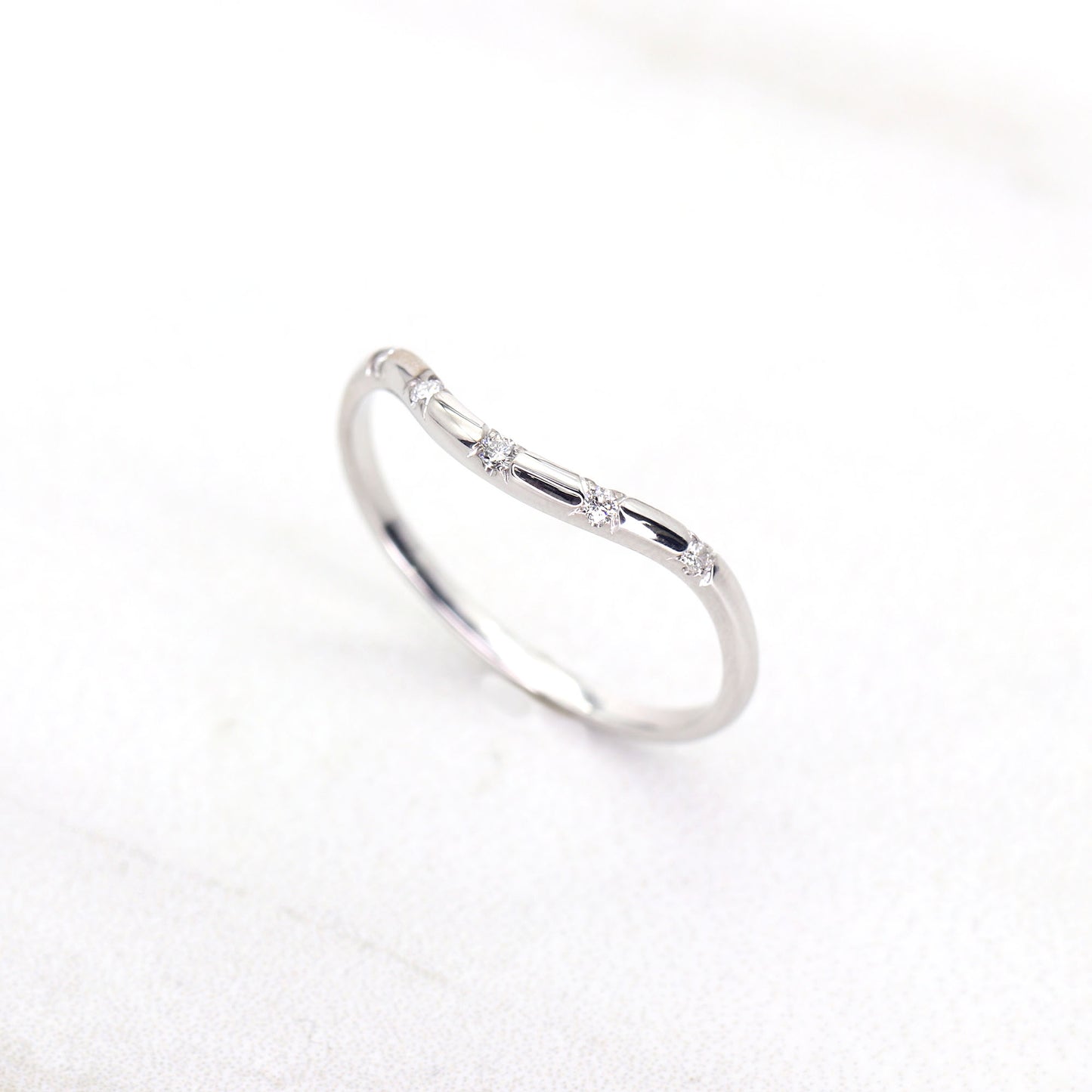 14K 0.8CT DIAMOND CURVED BAND