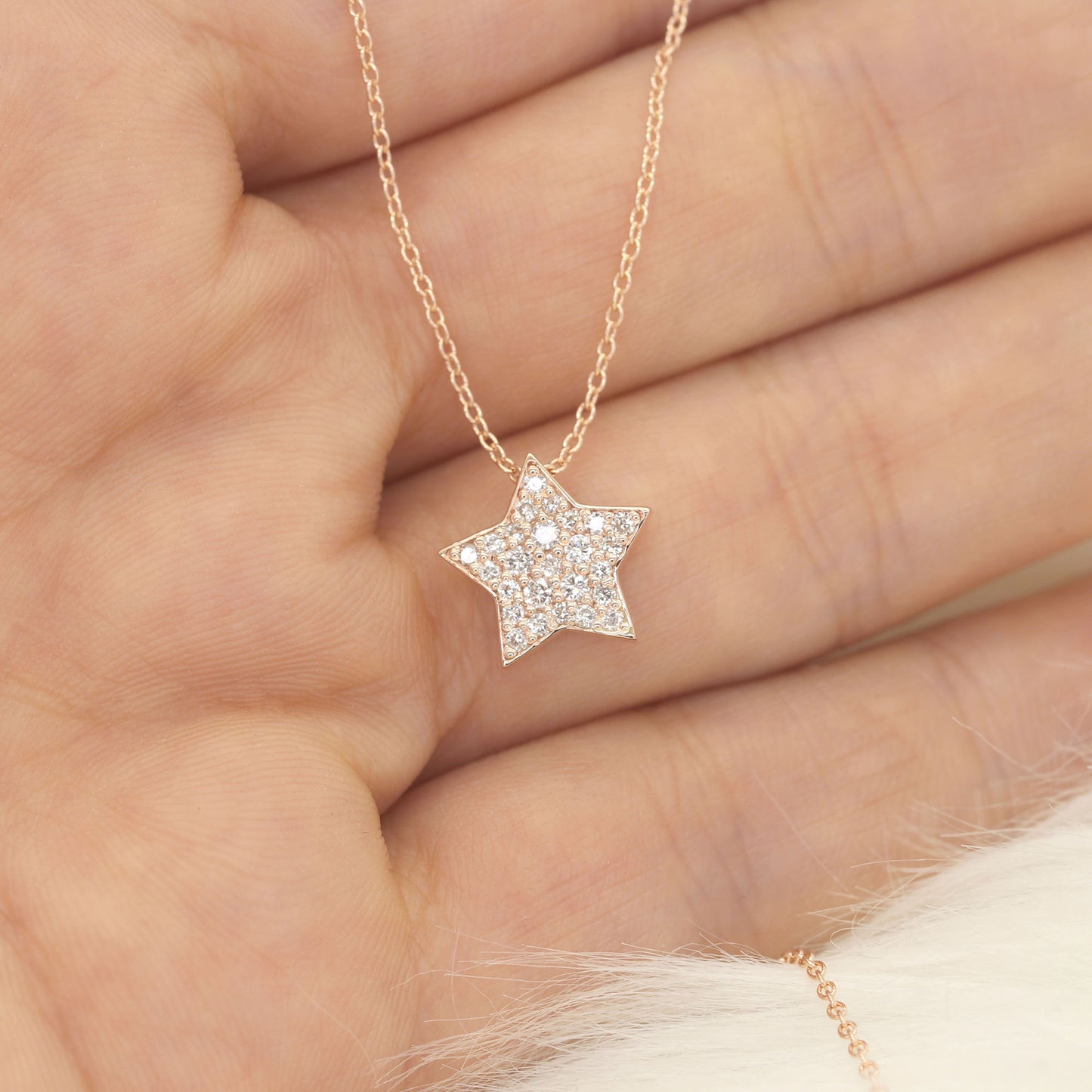 14K 0.22CT DIAMOND STAR NECKLACE