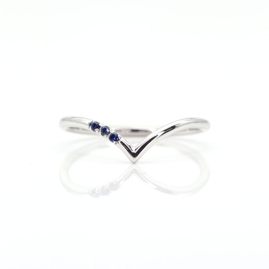 14K 3 SAPPHIRE CHEVRON BAND