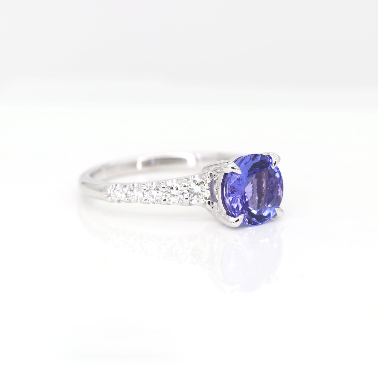 14K TANZANITE DIAMOND SOLITAIRE RING