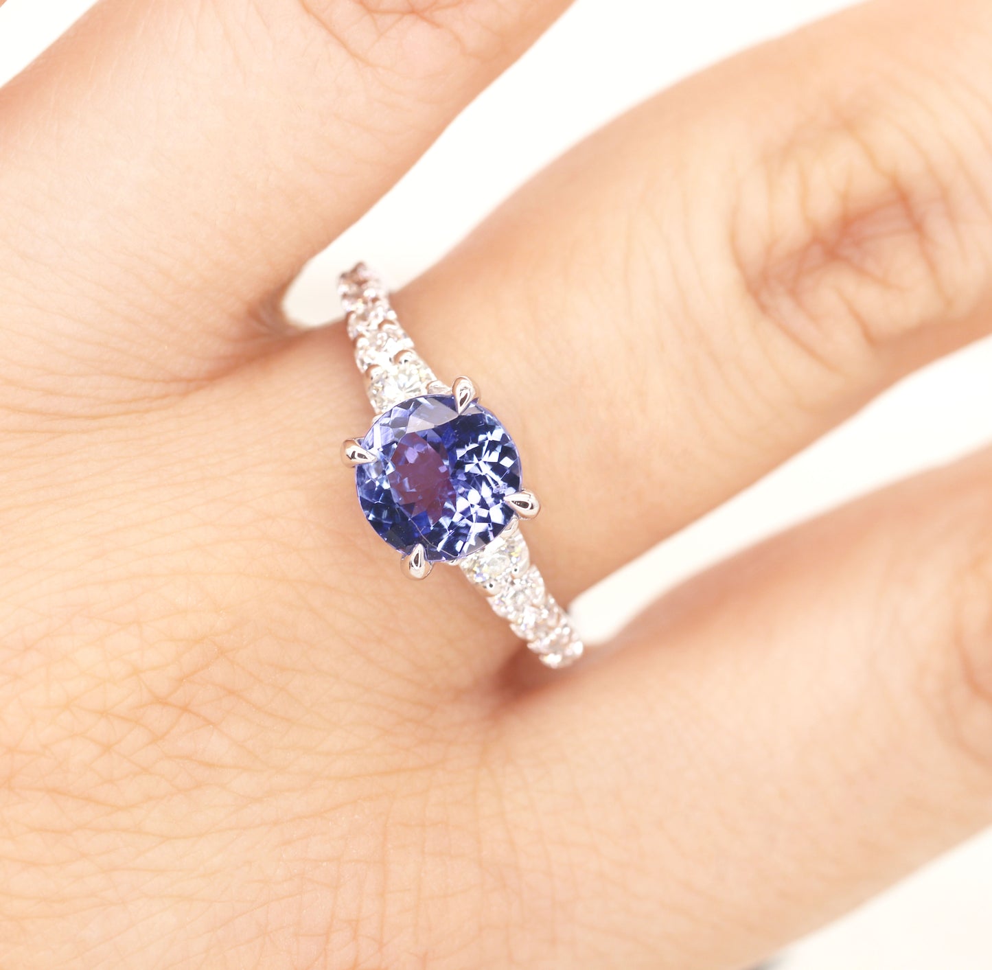 14K TANZANITE DIAMOND SOLITAIRE RING