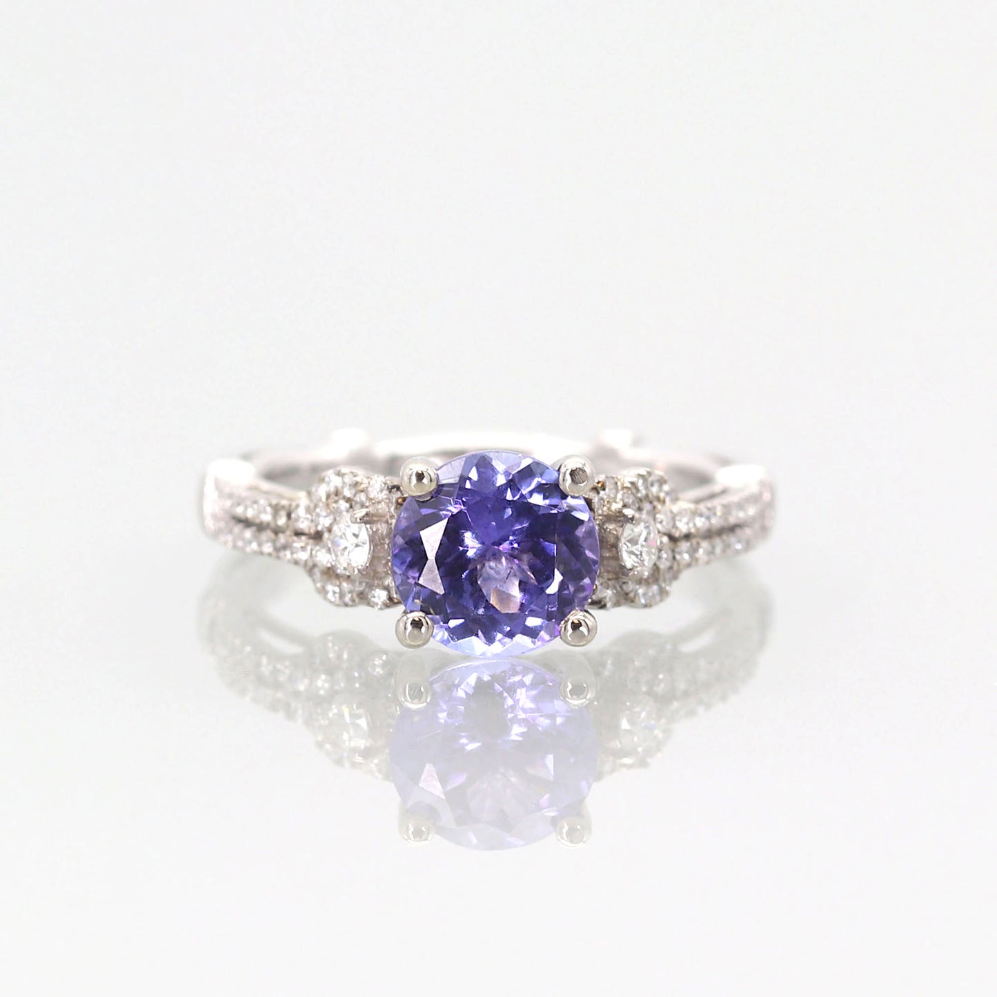 18K WHITE GOLD TANZANITE DIAMOND CLUSTER RING