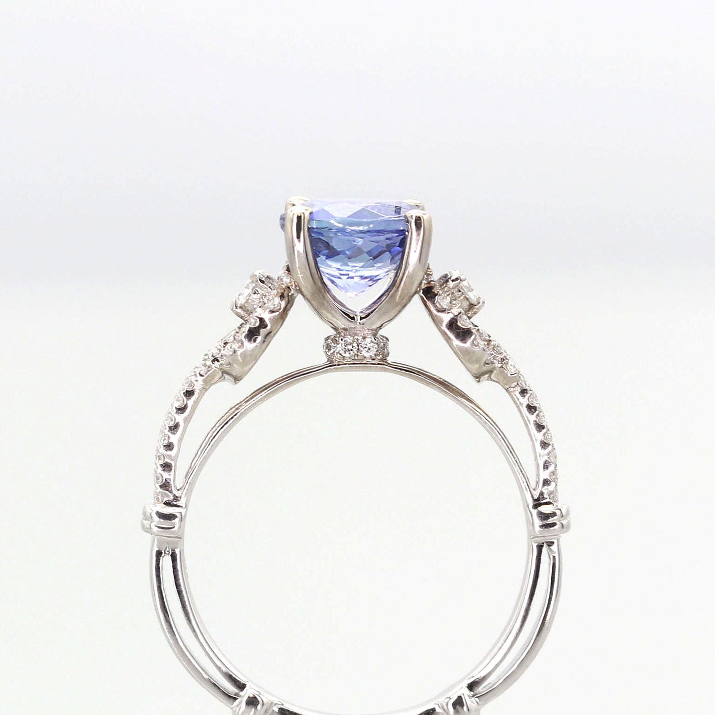 18K WHITE GOLD TANZANITE DIAMOND CLUSTER RING